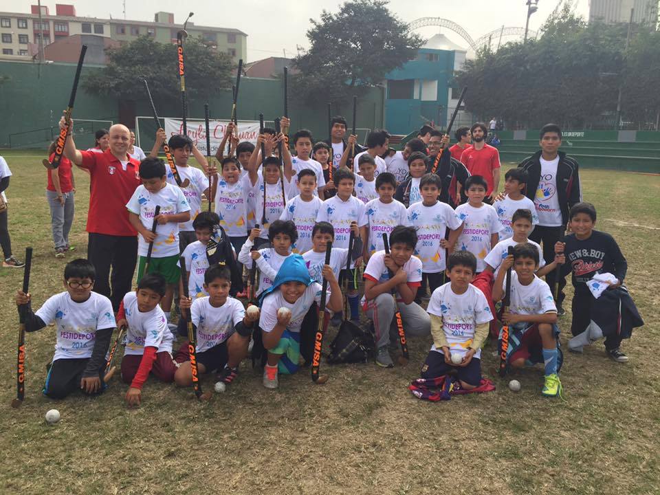 El hockey participó del Festideporte realizado en San Borja