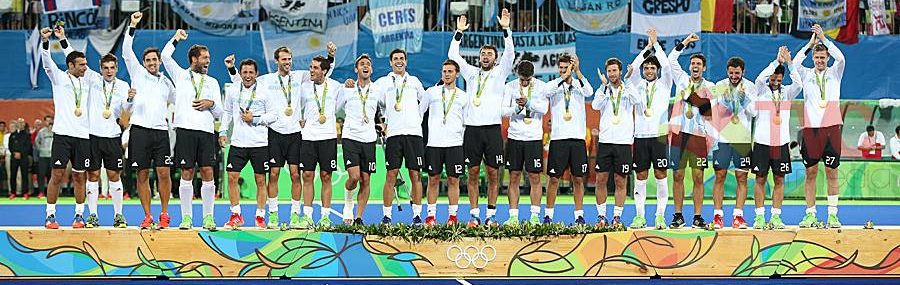 Argentina ganó 4-2 a Bélgica y se quedó con el título olímpico. Los jugadores celebran el cuarto tanto. FOTO: Talía Vargas/TVC Star Media.