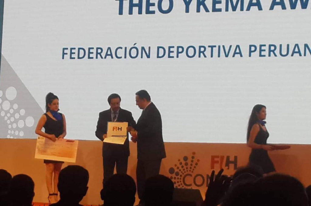 Federación Peruana de Hockey recibe distinción especial de la FIH