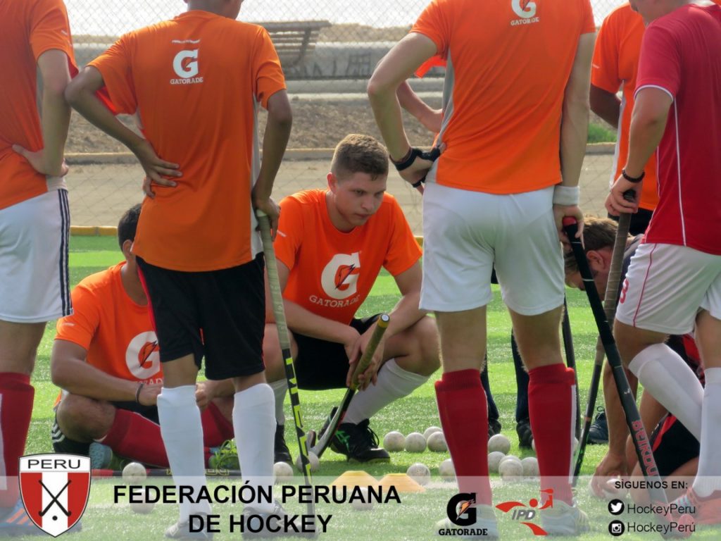 Selección peruana viajará mañana rumbo a Argentina